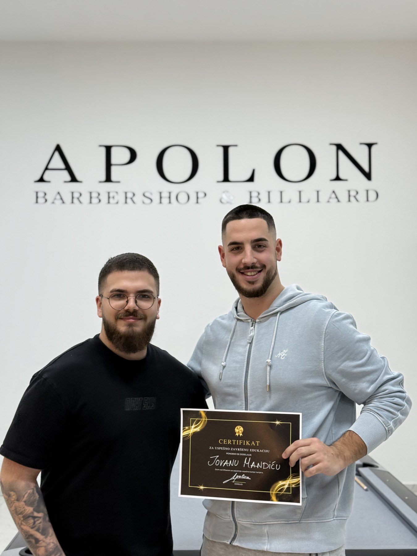 Edukator sa polaznikom Apolon edukacije